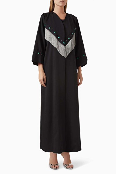Beige Collection مجموعة عباية وشيلا مزينة بشراشيب تعكس الأناقة
