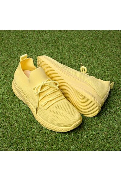 Air Star Women's sports shoes W138453, Yellow - 39