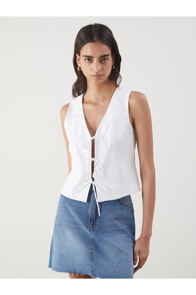 LC Waikiki От GÜLİS STORE: Бяла дамска класическа жилетка с V-образно деколте