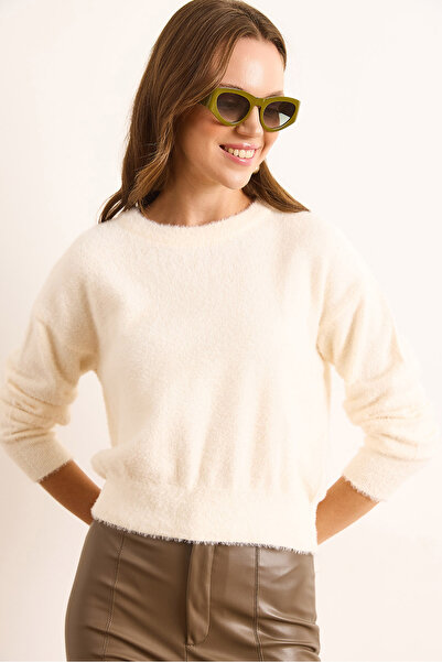 Olalook Women's White Crew Neck Beard Knitwear Sweater Kzk-19000977