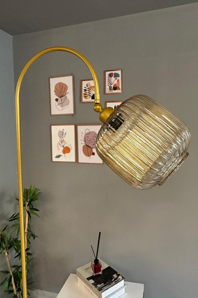 Bamyum Mopa Bal Rengi Cam Lambader Gold Gövde Dekoratif Metal Oturma Odası Zemin Lambası