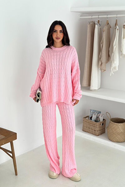 Genel Markalar Salaş Pembe Örgü Desenli Triko Takım Oversize Kazak ve Bol Paça Pantolon