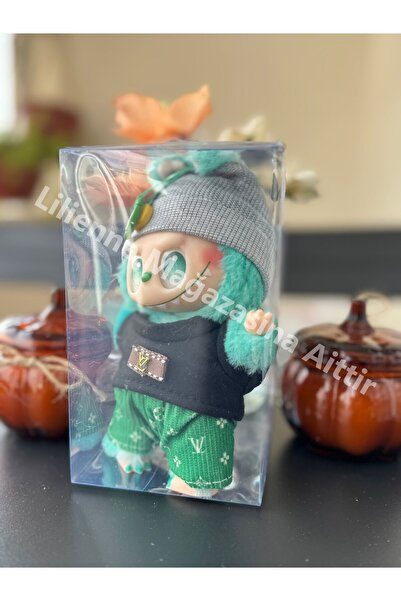 LİLİ ENNEE Lilienne Elbiseli Labubu Anahtarlık ( Görselin aynısı gönderilecektir. )