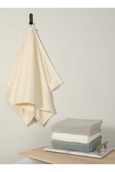 Generic Oatmeal Medium Bath Towel - Ultra-Soft Coral Fleece, High Water Absor...