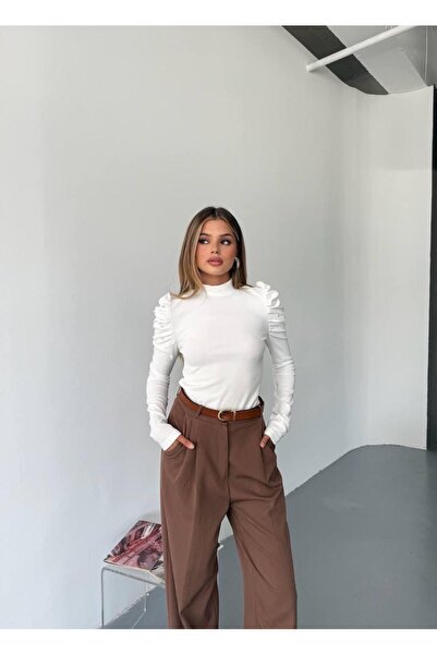 Butik Дамска блуза с перли и принцески ръкави