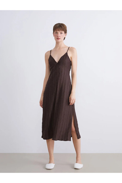 LC Waikiki Γυναικείο φανταχτερό νυχτικό με λουράκι σε σχήμα V