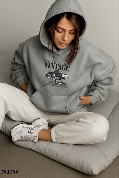 New Shine سويت شيرت مطبوع عتيق