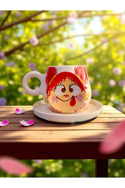 NK El Yapımı Figür Çizimli Kupa (Kırmızı Saçlı Kız Figürü)