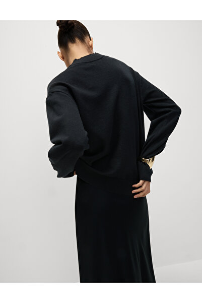 Marks & Spencer V Yaka Triko Kazak