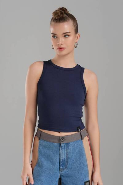 tw3 Дамски къс топ с прилепваща кройка