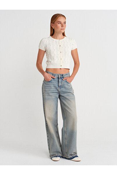 Dilvin 60980 Crew Neck Textured Buttoned Knitwear Cardigan-White