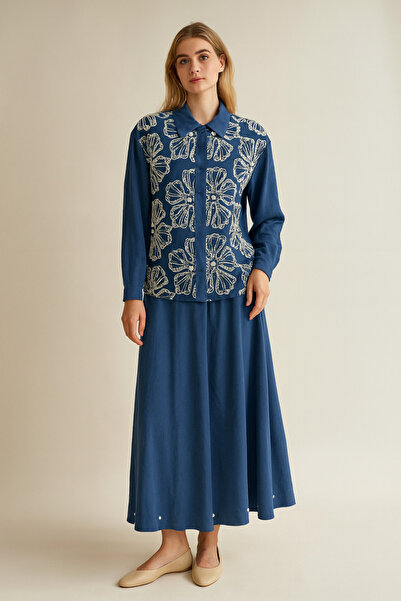 Gazella 44813 GÖMLEĞİN ÖNÜ DÜĞMELİ KOLU MANŞETLİ ÖNÜ ÇİÇEK İŞLEMELİ İNCİ DETA...