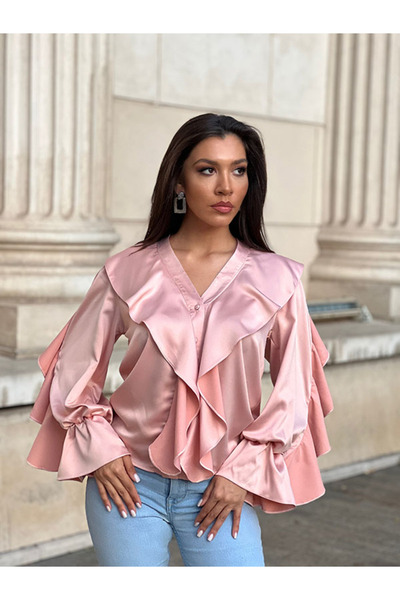Kings Elegant satin shirt with ruffles