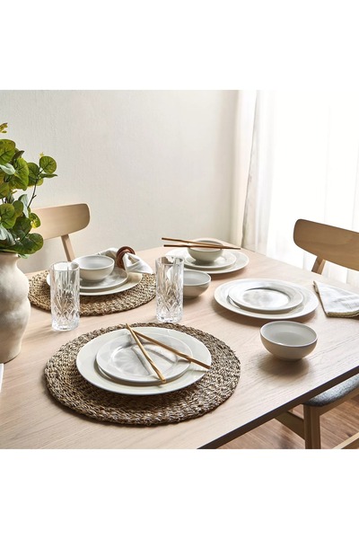 Generic Qubba 18-Piece Porcelain Dinner Set - Serves 6