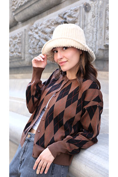 Butik سترة تريكو نسائية بأزرار من Una Fiaba-Acı بنمط بولكا دوت وياقة دائرية