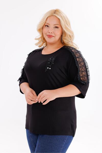 Siyezen Blouse with Lace Collar and Brooch Detail on the Shoulders