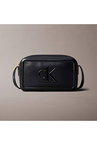 Calvin Klein Černá dámská taška přes rameno Bold Monogram