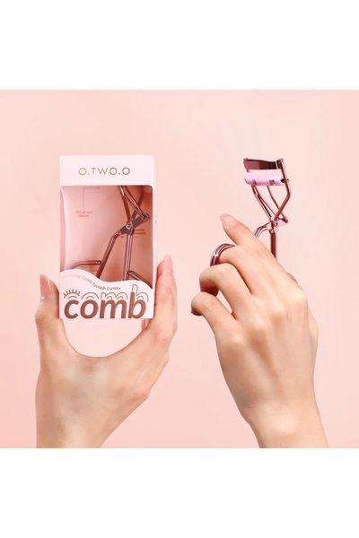 O.TWO.O Cosmetics Dramatic Lift Eyelash Curler with Warping Comb