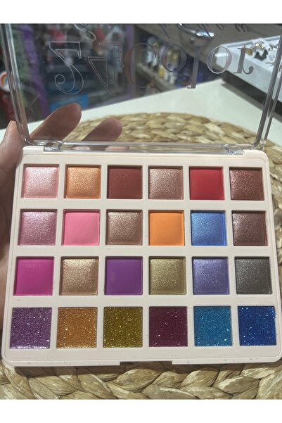 Madam accesorize 24lü göz far paleti