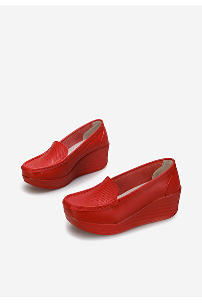 B T Shoes Červené mokasíny na klínku Tangelo