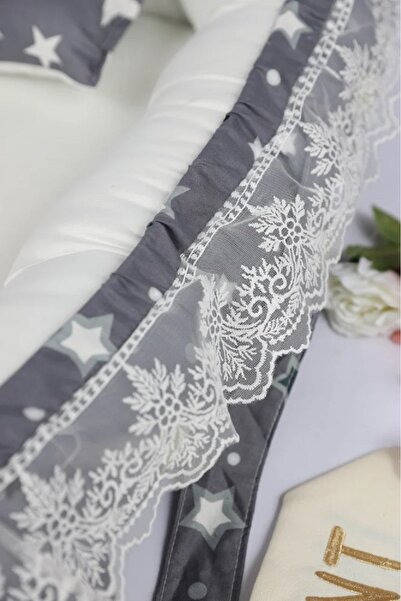 Fun Moment Baby nest mattress with pillow for children in various designs