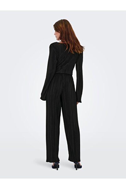 ONLY Jogginghose ONLPERY Locker geschnitten Jogginghose