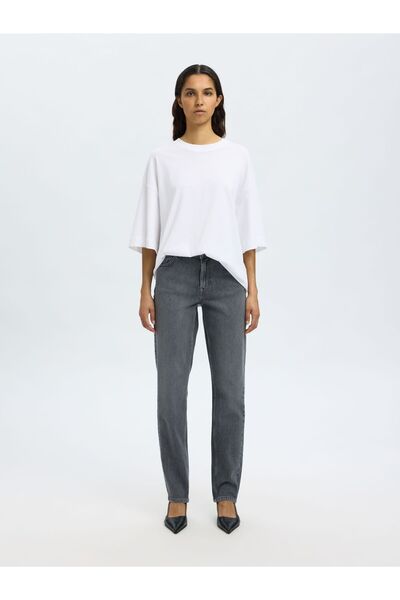 Selected Femme Jeans in Slim Tapered Fit Mid Waist