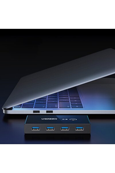 Ugreen Σταθμός σύνδεσης 2 καλώδια USB, 4 καλώδια USB-A, LED, 5Gbs/s, 1,5 m, κουτί κοινής χρήσης US216, μαύρο