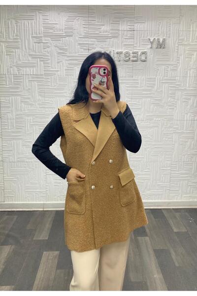 My Destino Curly Buttoned Vest