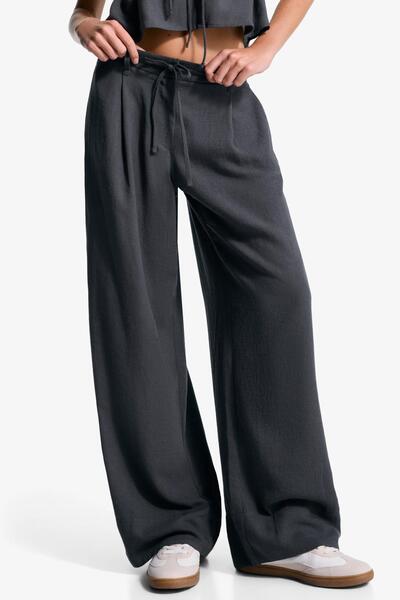 Bershka Wide-leg trousers with pleats