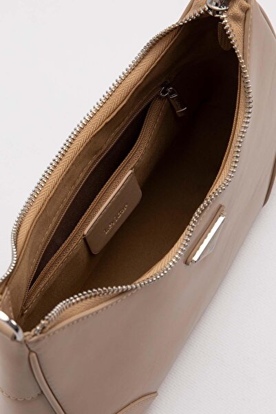 Levidor Mink Chain Detailed Patent Leather Bag 930420