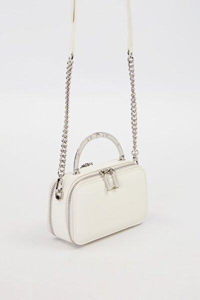 Levidor Τσάντα ώμου με λεπτομέρεια από μεταλλικό λουράκι βιζόν