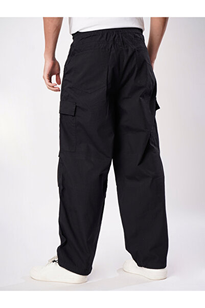 Bene Kleed By Styli Men Black Parachute Fit Cargo Trousers