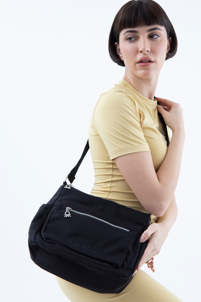 United Colors of Benetton بينيتون حقيبة كروس نسائية باللون الأسود BNT1487