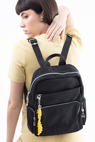 United Colors of Benetton بينيتون حقيبة ظهر نسائية باللون الأسود BNT1482