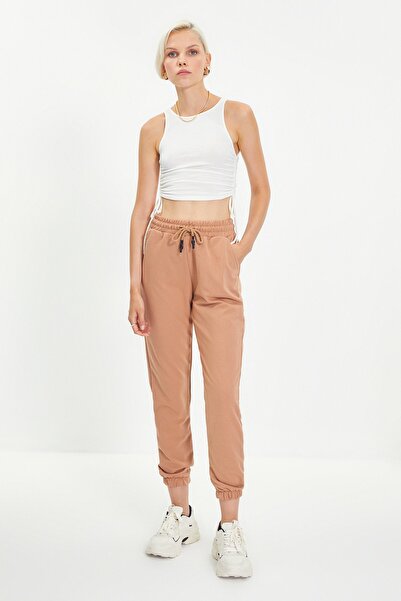 Trendyol Collection Béžové základní Jogger pletené tepláky s kapsami