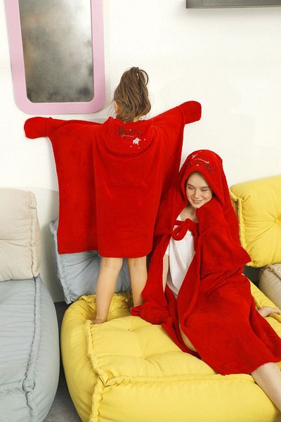 Siyah İnci Embroidered Hooded Wellsoft Blanket