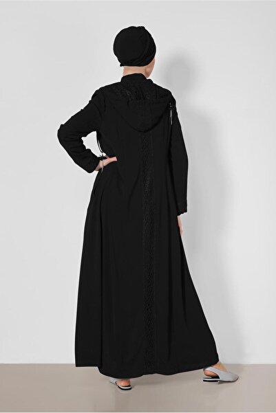 Alvina 1462 Model Lace Detailed Shade