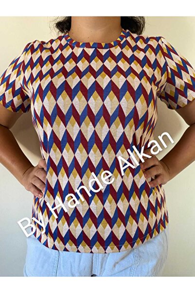 By Hande Alkan Patterned Short-Sleeved Plus Size Blouse