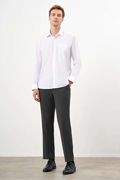 Morven Біла сорочка прямого крою - однотонна, з кишенями, жорстким коміром