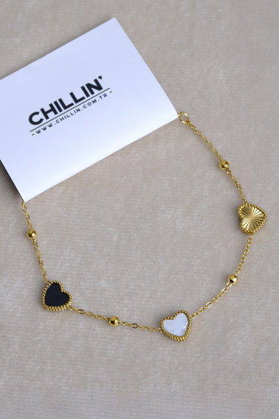 Chillin' سوار نسائي من الفولاذ عالي الجودة مقاوم للبهتان على شكل قلب ذهبي اللون