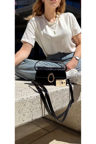 SİNİSA BAG Women's Gold Buckle Accessory Detailed Leather Hand and Shoulder Bag