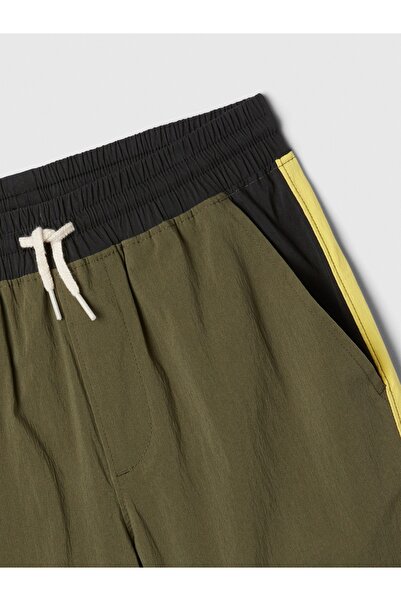 GAP Erkek Çocuk Haki Hybrid Colorblock Şort