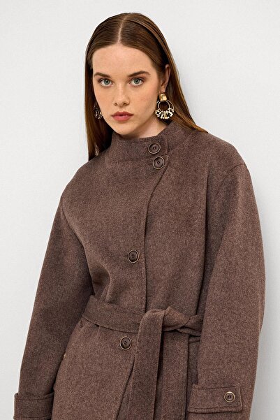 Olcay Μακρύ παλτό με ψηλό γιακά LATTE 3124