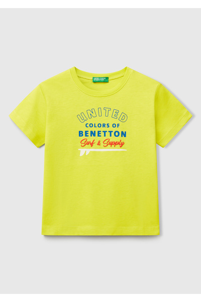United Colors of Benetton تي شيرت للأولاد مطبوع عليه شعار بينيتون باللون الأصفر