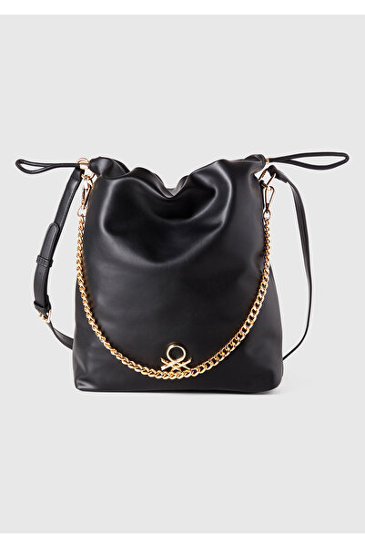 United Colors of Benetton Γυναικεία τσάντα με κορδόνι με λεπτομέρεια αλυσίδας με μαύρο εφέ Napa 3D λογότυπο