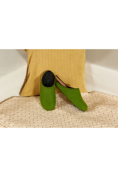 Comfortfüsse شبشب منزلي من الصوف بنعل تشريحي أخضر للجنسين - صنوبر