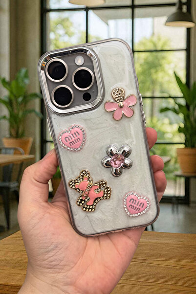 Vip Case iPhone 16 Pro Uyumlu Epoksili 3D Figürlü Kalpli Kurdelalı Parlak Şık...