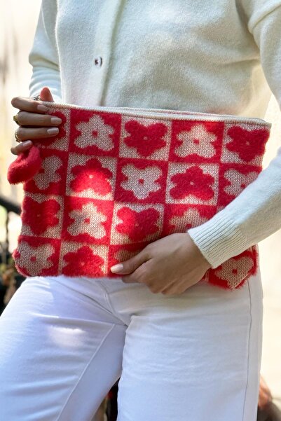 CHUBA Soft Furry Floral Patterned Knitwear Laptop & MacBook & Tablet Case 13"-14" Inch Compatible Pomegranate-White