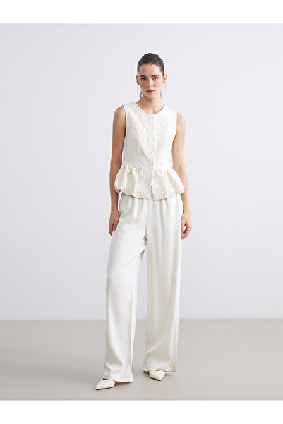 LC Waikiki Bisiklet Yaka Dokulu Fırfırlı Bluz